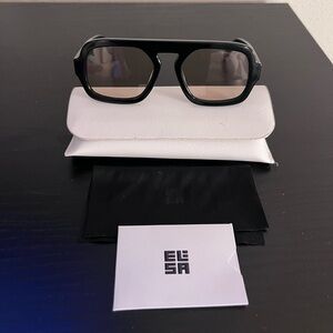 Elisa Johnson “Jane” sunglasses gloss black